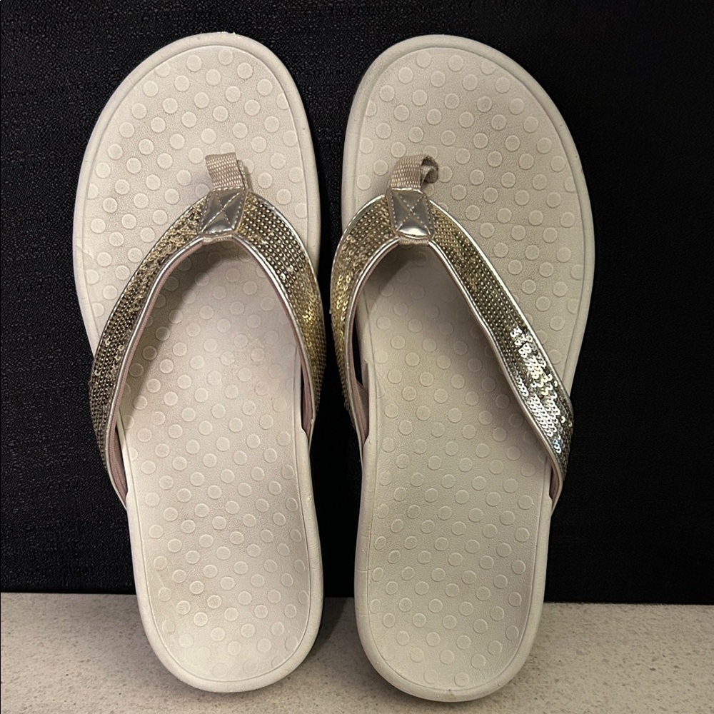 Vionic gold Tide sandals